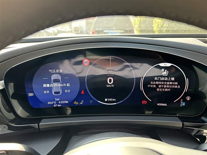 Фото 6 - Porsche Macan EV