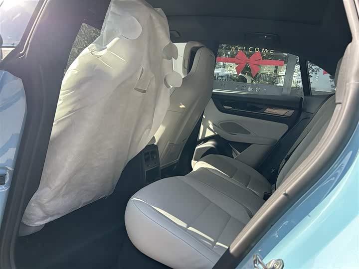 Фото 9 - Porsche Macan EV