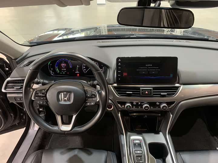 Фото 21 - Honda Accord