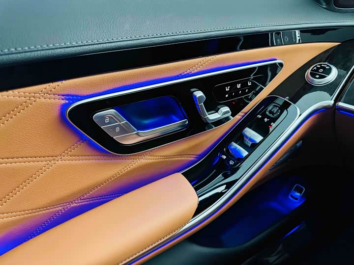 Фото 17 - Mercedes-Benz Maybach S-Class