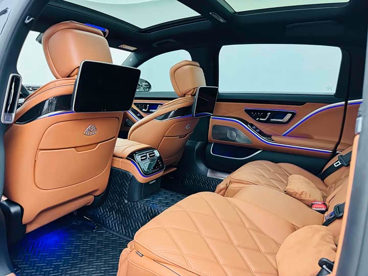 Фото 8 - Mercedes-Benz Maybach S-Class