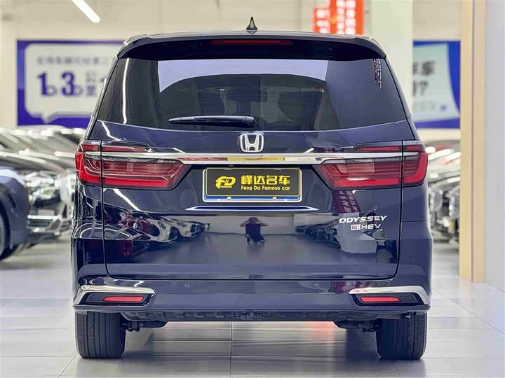 Фото 2 - Honda Odyssey