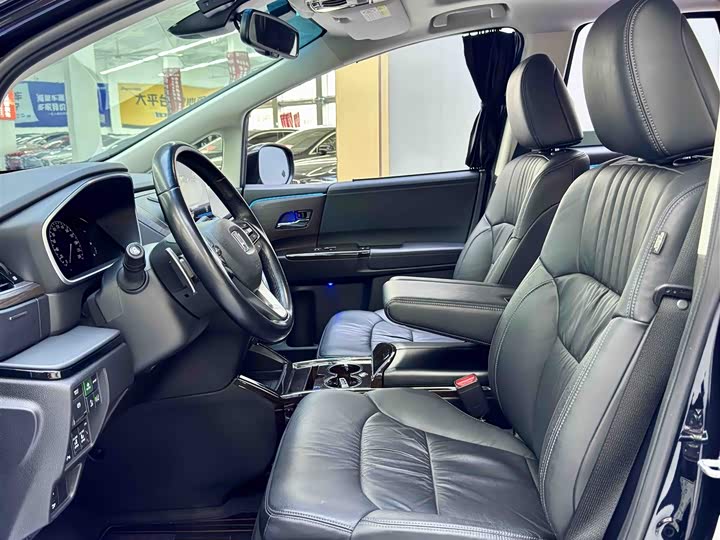 Фото 5 - Honda Odyssey