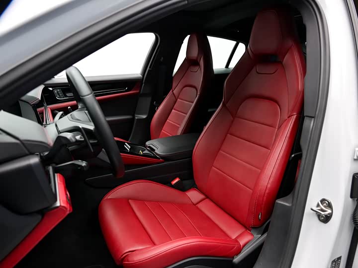 Фото 14 - Porsche Panamera