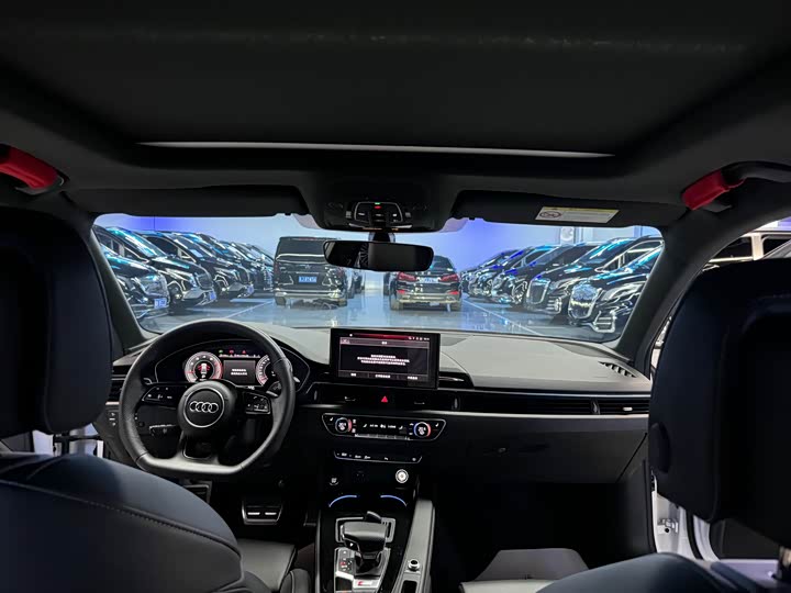 Фото 12 - Audi A4L