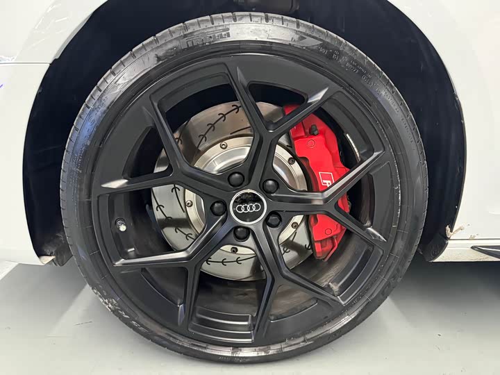 Фото 18 - Audi A4L