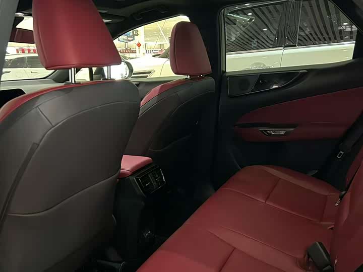 Фото 5 - Lexus NX