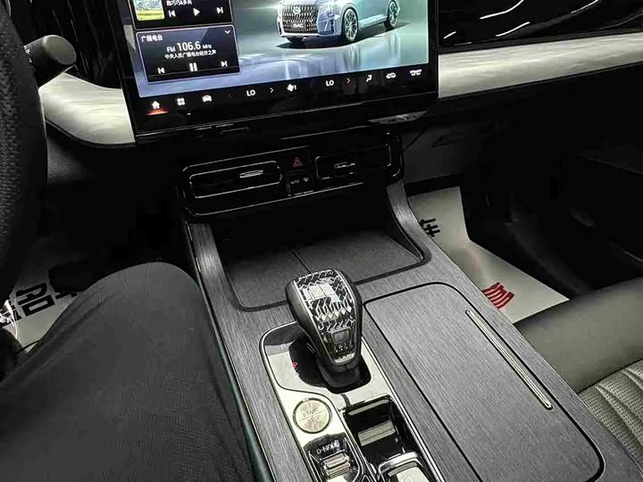 Фото 20 - GAC Trumpchi GS8