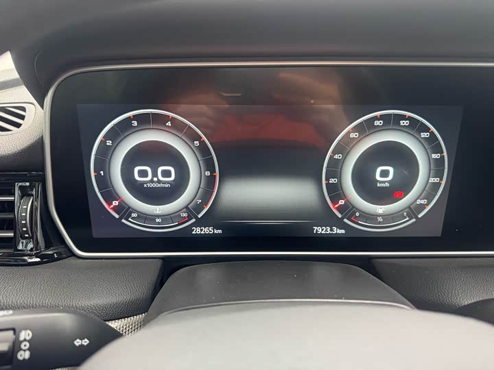 Фото 10 - Hongqi HS5