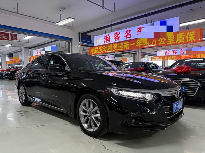 Фото 3 - Honda Accord