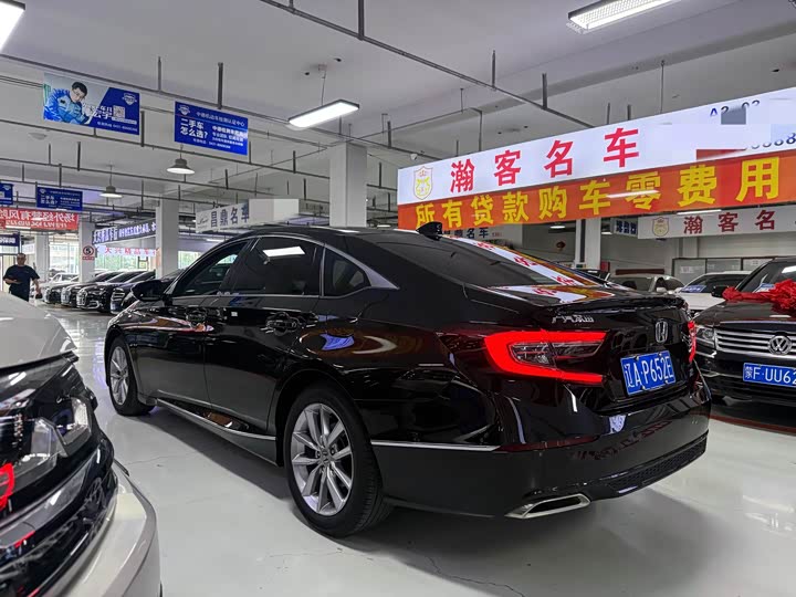 Фото 6 - Honda Accord