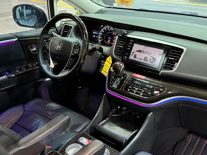 Фото 13 - Honda Odyssey