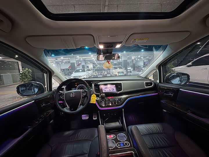 Фото 16 - Honda Odyssey