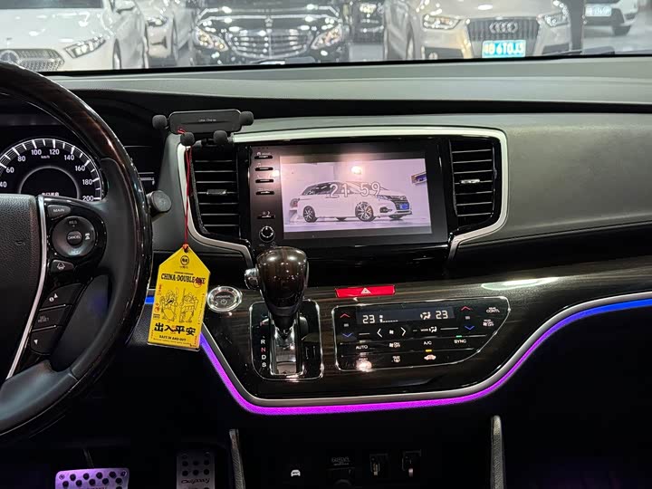 Фото 17 - Honda Odyssey