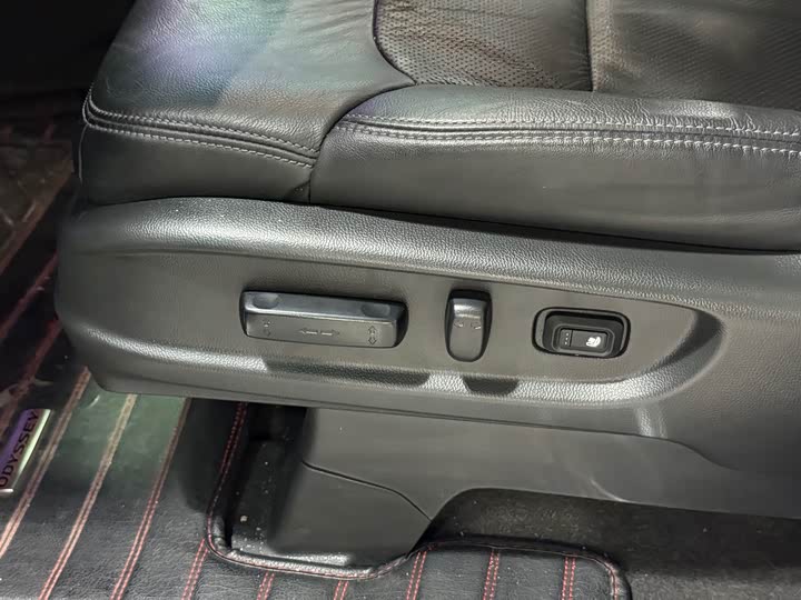 Фото 19 - Honda Odyssey