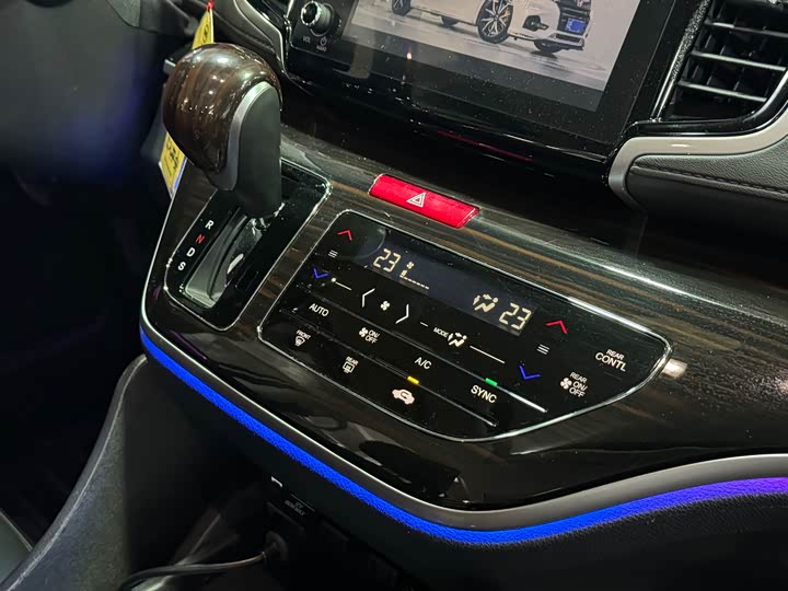 Фото 23 - Honda Odyssey