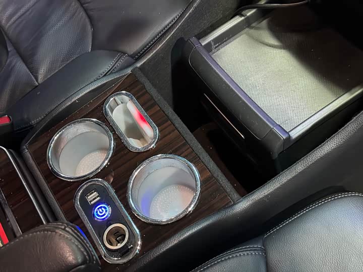 Фото 24 - Honda Odyssey