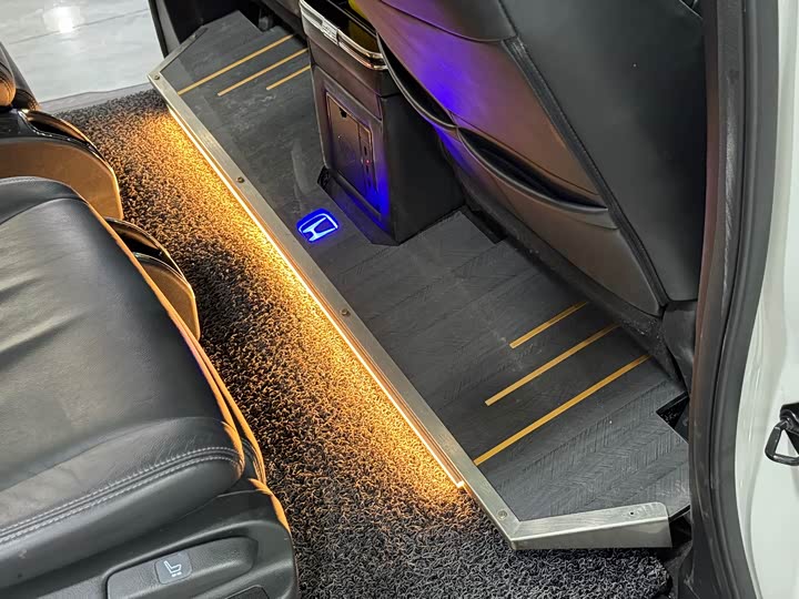 Фото 25 - Honda Odyssey