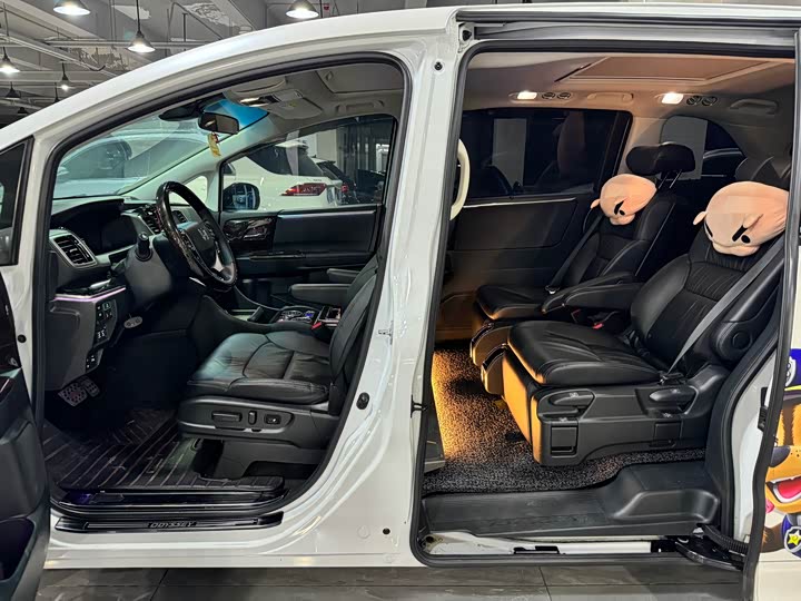 Фото 7 - Honda Odyssey