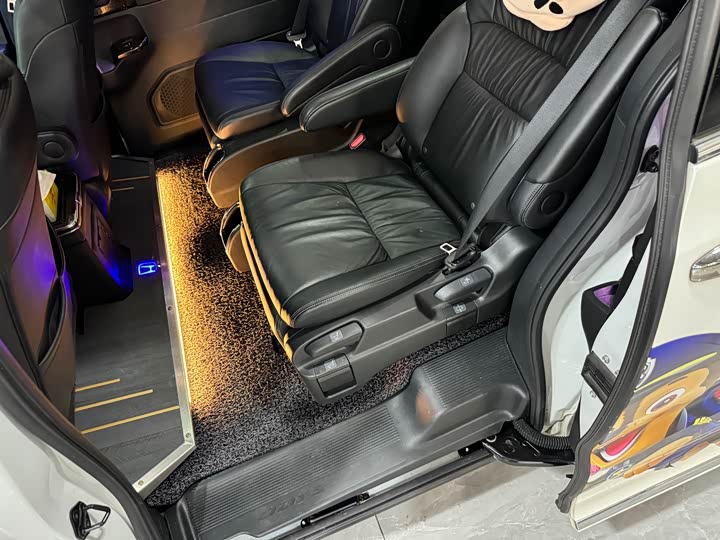 Фото 9 - Honda Odyssey