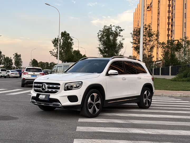 Фото 1 - Mercedes-Benz GLB-Class