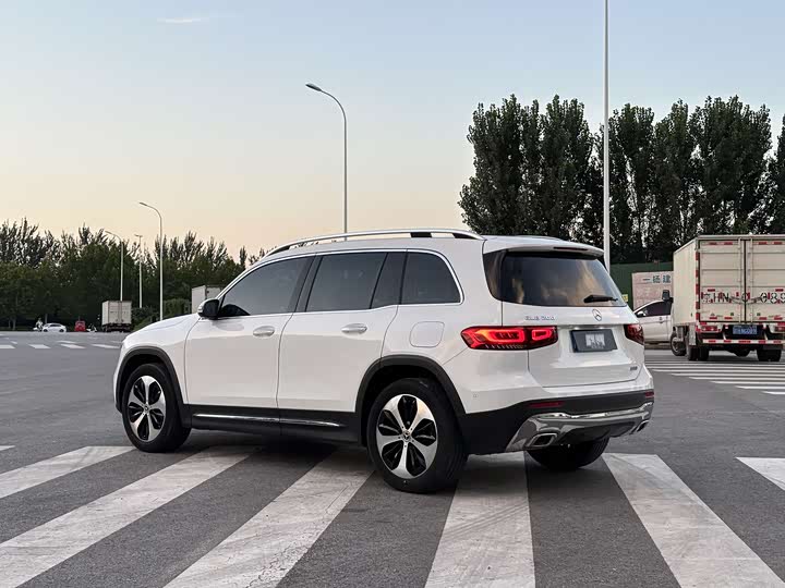 Фото 2 - Mercedes-Benz GLB-Class