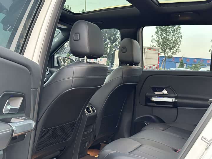 Фото 9 - Mercedes-Benz GLB-Class