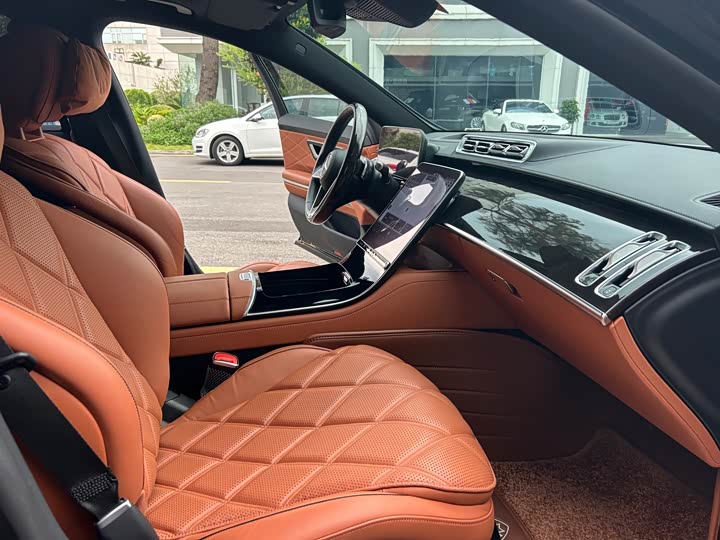 Фото 13 - Mercedes-Benz Maybach S-Class