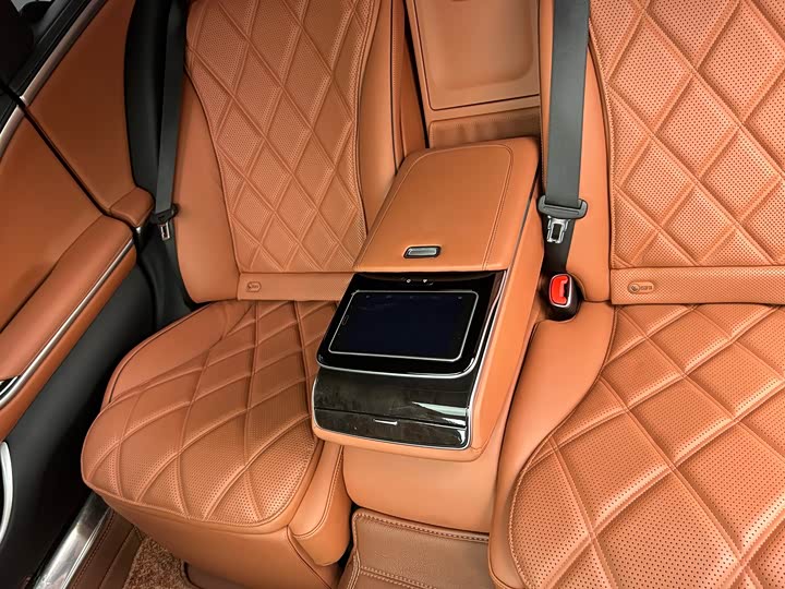 Фото 17 - Mercedes-Benz Maybach S-Class