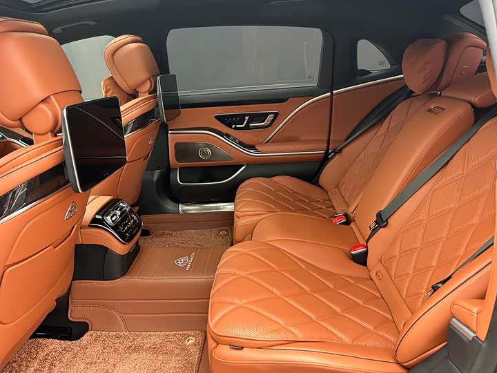 Фото 18 - Mercedes-Benz Maybach S-Class