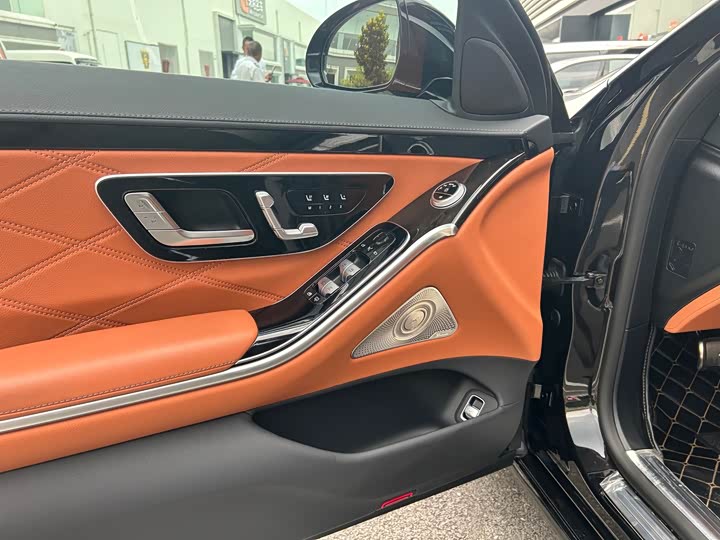 Фото 8 - Mercedes-Benz Maybach S-Class