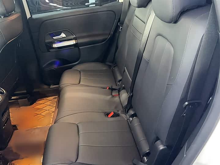 Фото 8 - Mercedes-Benz GLB-Class