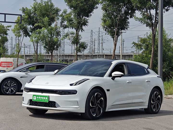 Фото 1 - Zeekr 001