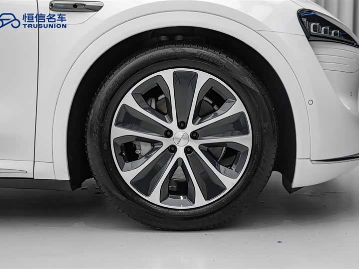 Фото 11 - Luxeed R7