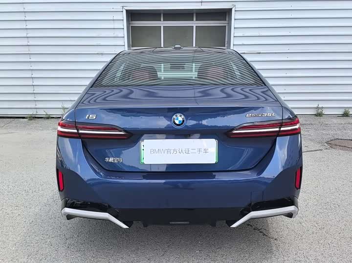 Фото 4 - BMW i5