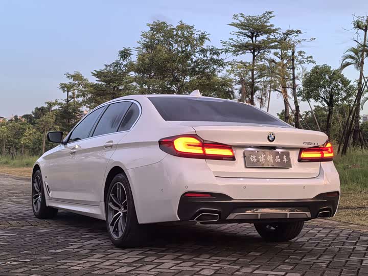 Фото 11 - BMW 5 Series