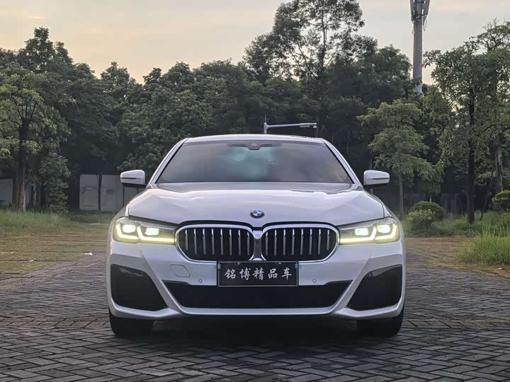 Фото 2 - BMW 5 Series