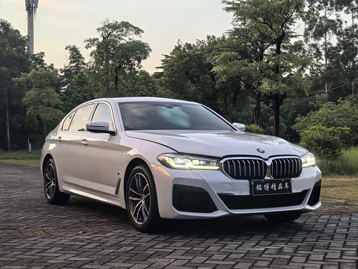 Фото 3 - BMW 5 Series