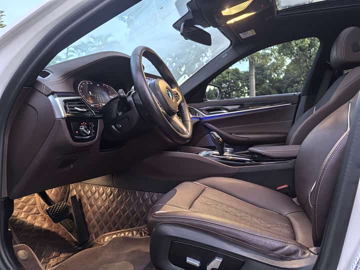 Фото 5 - BMW 5 Series