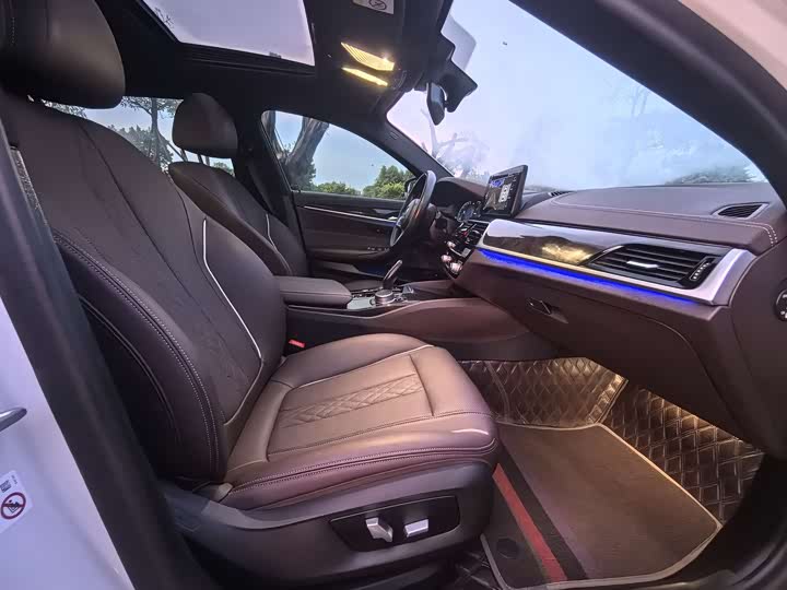 Фото 6 - BMW 5 Series