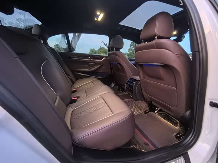 Фото 8 - BMW 5 Series