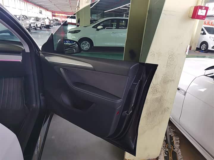 Фото 26 - Tesla Model Y