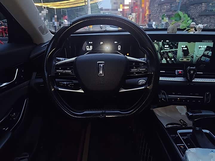 Фото 3 - Bestune B70