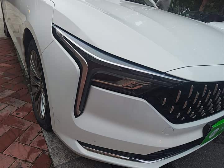 Фото 30 - Bestune B70