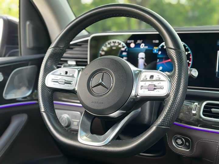 Фото 23 - Mercedes-Benz GLS-Class