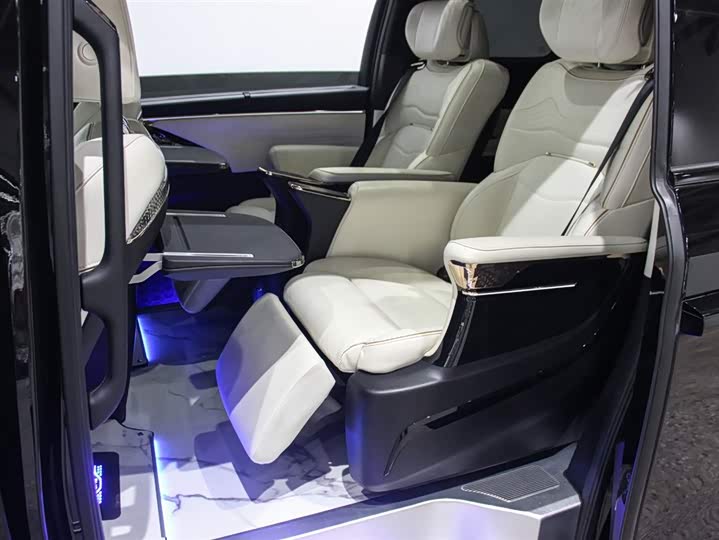 Фото 11 - GAC Trumpchi M8