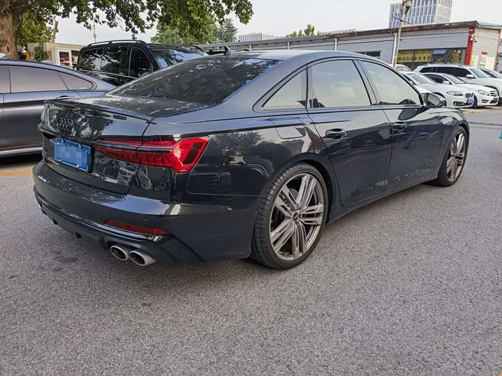 Фото 10 - Audi S6