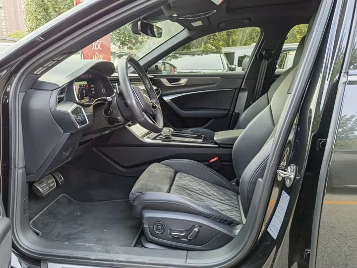 Фото 4 - Audi S6