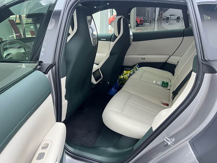 Фото 8 - Xiaomi YU7