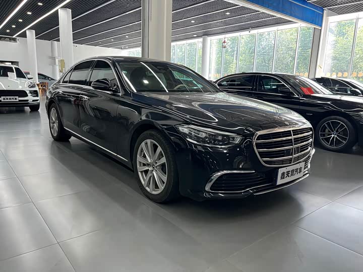 Фото 4 - Mercedes-Benz S-Class